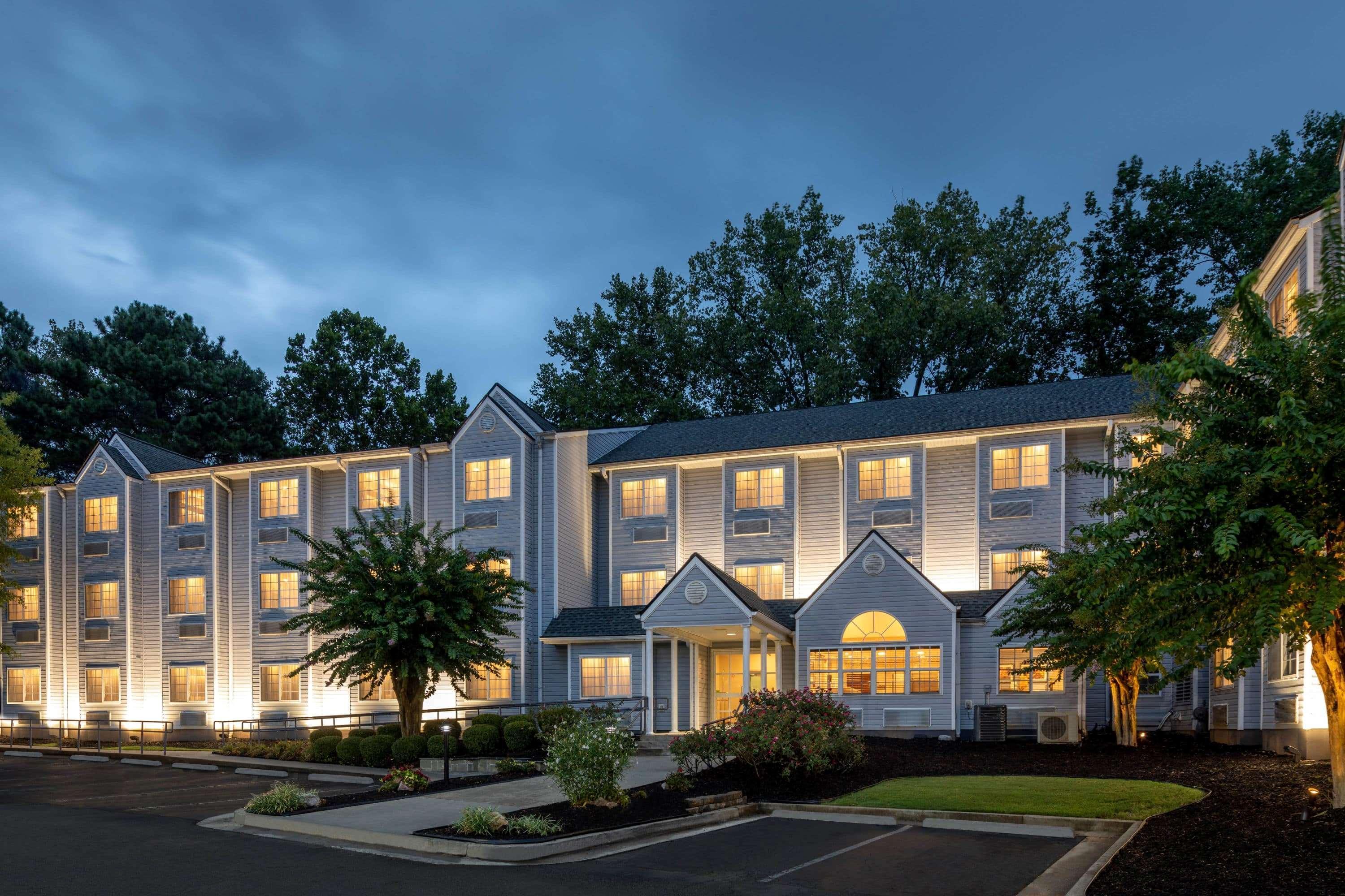 Microtel Inn & Suites By Wyndham Atlanta Buckhead Area מראה חיצוני תמונה