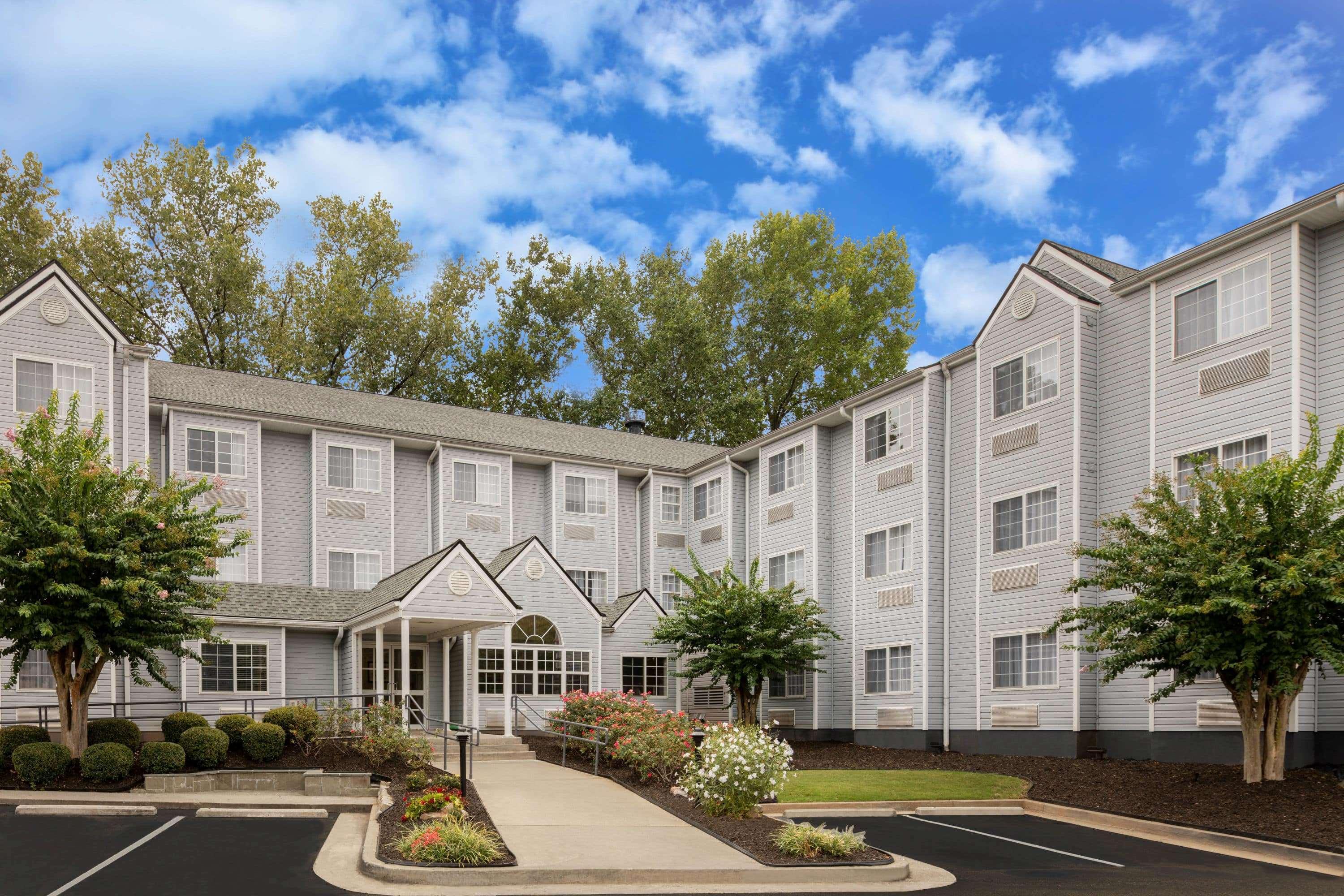 Microtel Inn & Suites By Wyndham Atlanta Buckhead Area מראה חיצוני תמונה